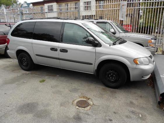 Dodge Grand Caravan 2003 photo 3