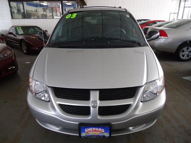 Dodge Grand Caravan 2003 photo 1