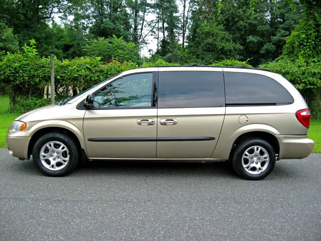 Dodge Grand Caravan 2003 photo 1