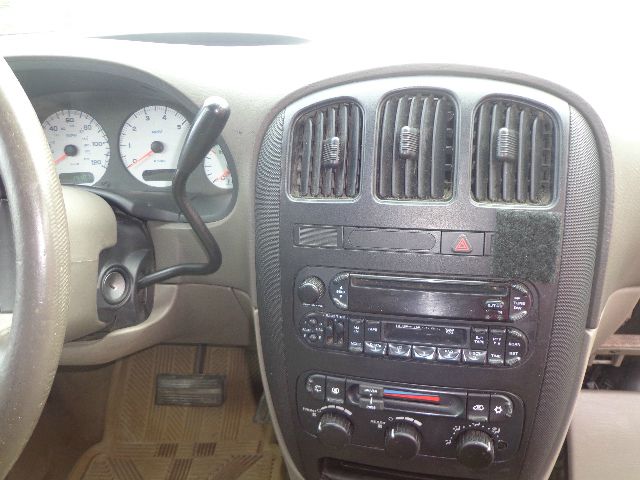 Dodge Grand Caravan 2004 photo 3