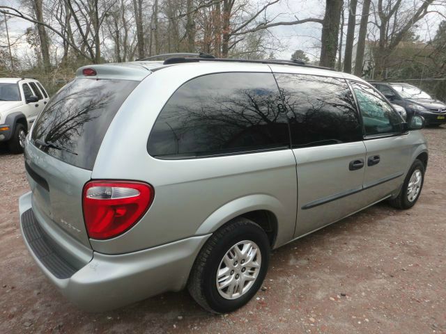 Dodge Grand Caravan 2004 photo 2