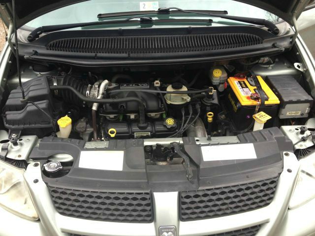 Dodge Grand Caravan 2004 photo 3