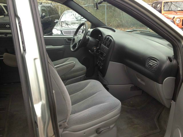 Dodge Grand Caravan 2004 photo 4