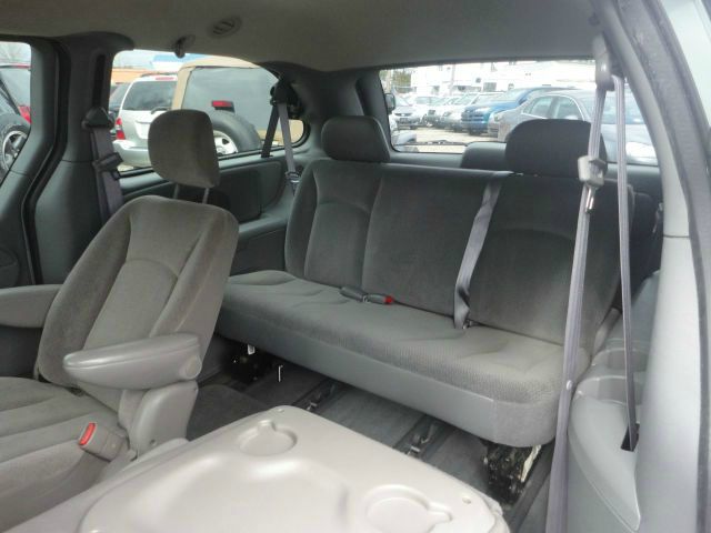 Dodge Grand Caravan 2004 photo 9