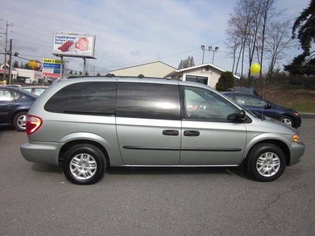 Dodge Grand Caravan 2004 photo 1