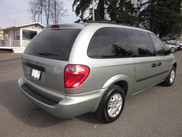 Dodge Grand Caravan 2004 photo 2