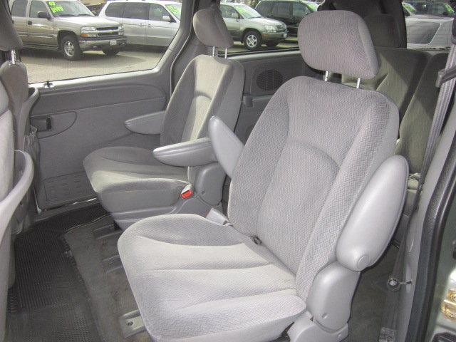 Dodge Grand Caravan 2004 photo 4