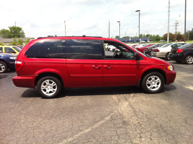 Dodge Grand Caravan 2004 photo 2