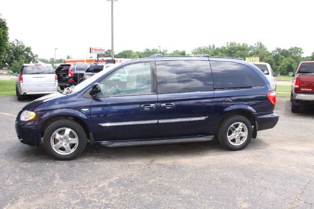 Dodge Grand Caravan 2004 photo 3