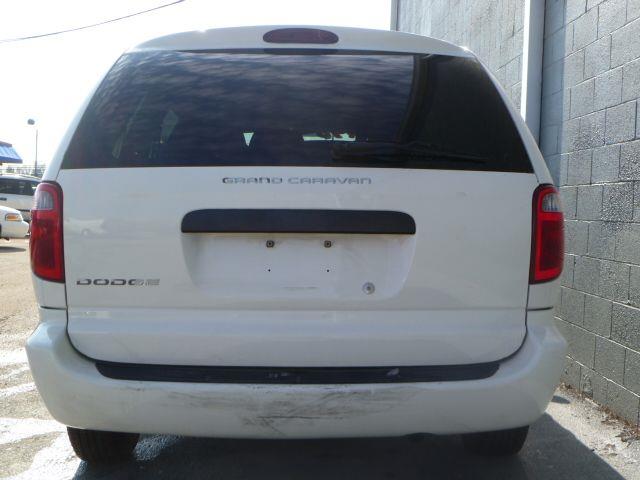 Dodge Grand Caravan 2004 photo 1