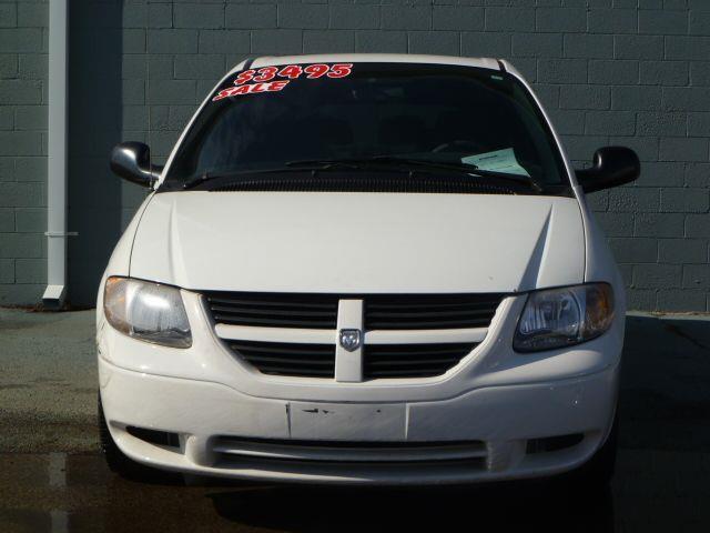 Dodge Grand Caravan 2004 photo 3