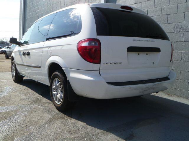 Dodge Grand Caravan 2004 photo 4