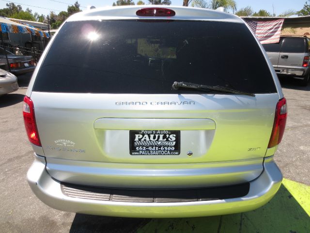 Dodge Grand Caravan 2004 photo 1