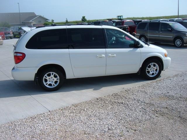 Dodge Grand Caravan 2004 photo 1