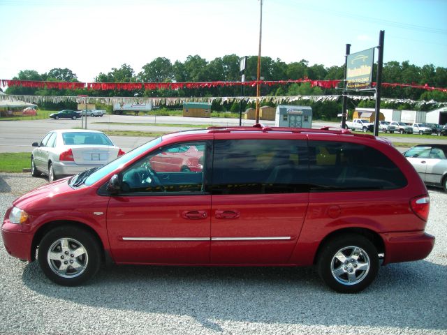 Dodge Grand Caravan 2004 photo 1