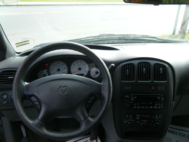 Dodge Grand Caravan 2004 photo 1