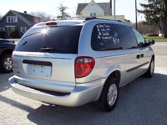 Dodge Grand Caravan 2004 photo 1