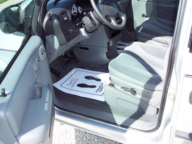 Dodge Grand Caravan 2004 photo 3