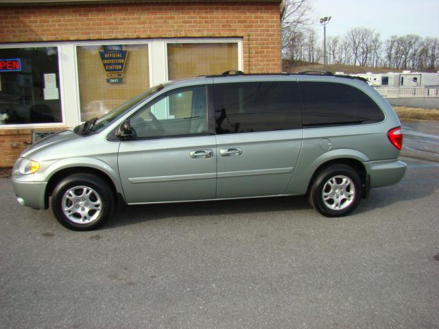 Dodge Grand Caravan 2004 photo 1