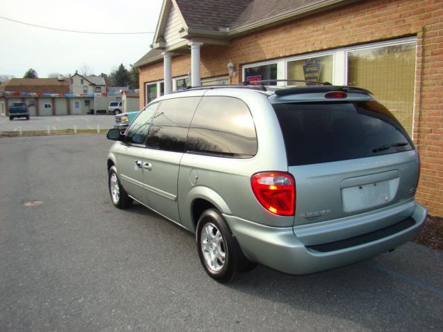 Dodge Grand Caravan 2004 photo 2