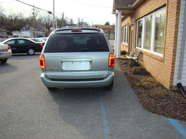 Dodge Grand Caravan 2004 photo 3