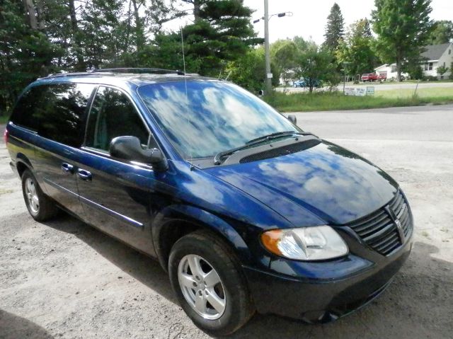 Dodge Grand Caravan 2004 photo 1