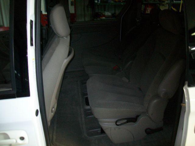 Dodge Grand Caravan 2004 photo 2