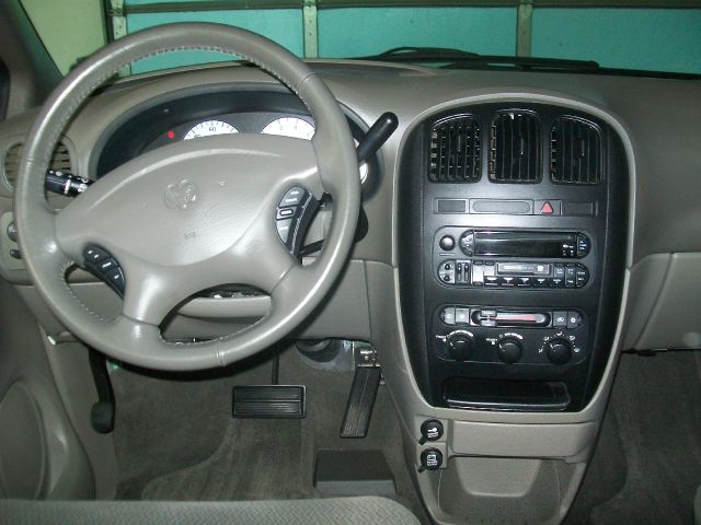 Dodge Grand Caravan 2004 photo 8