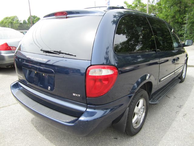 Dodge Grand Caravan 2004 photo 16