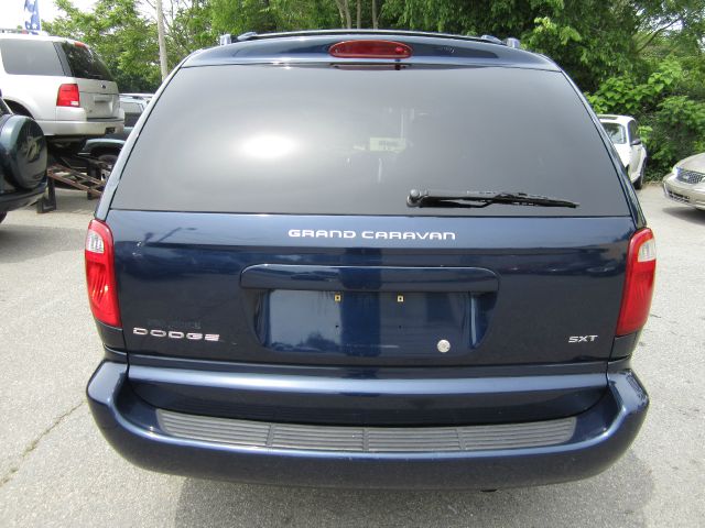 Dodge Grand Caravan 2004 photo 17