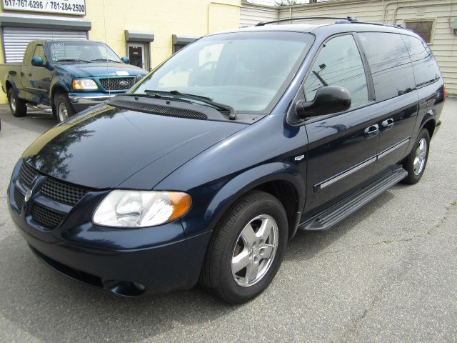 Dodge Grand Caravan 2004 photo 2