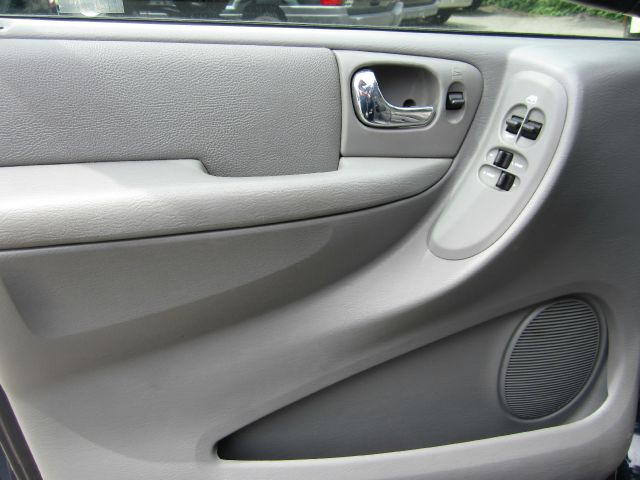 Dodge Grand Caravan 2004 photo 9