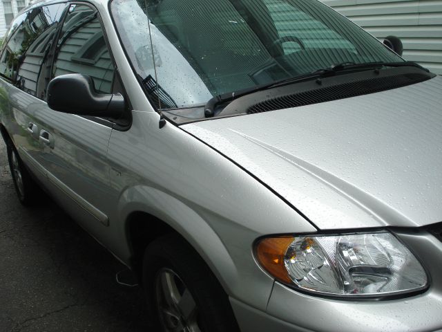 Dodge Grand Caravan 2004 photo 3