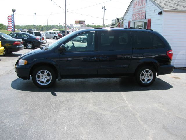 Dodge Grand Caravan 2004 photo 1