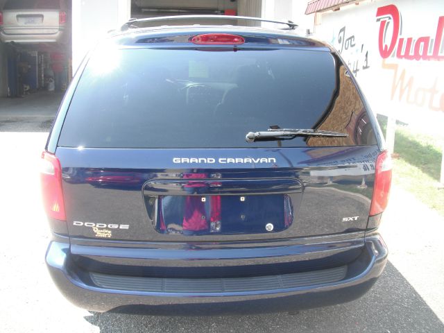 Dodge Grand Caravan 2004 photo 2