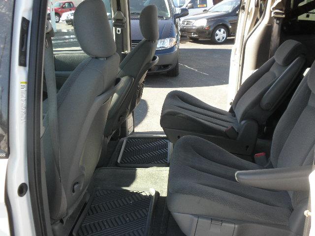 Dodge Grand Caravan 2005 photo 4