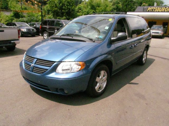 Dodge Grand Caravan 2005 photo 2