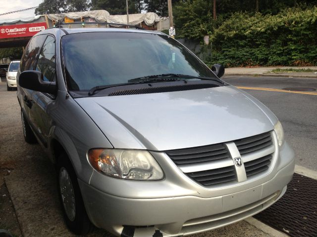 Dodge Grand Caravan 2005 photo 2