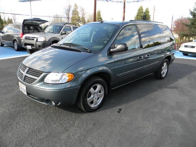 Dodge Grand Caravan 2005 photo 3