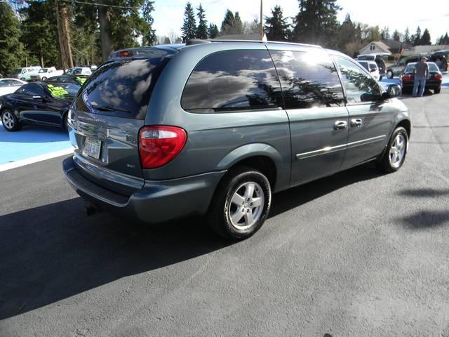 Dodge Grand Caravan 2005 photo 1