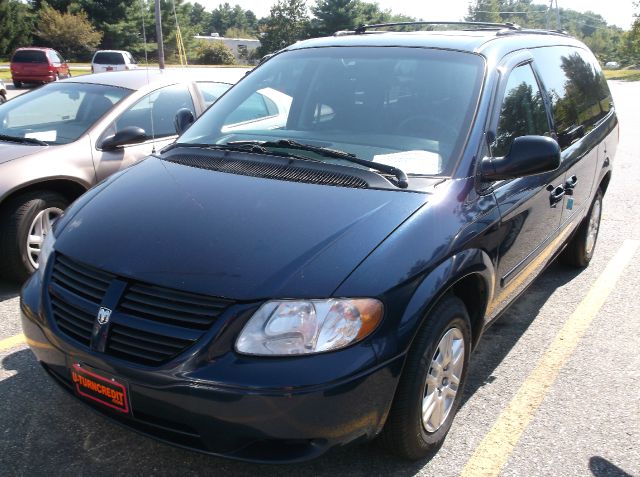 Dodge Grand Caravan 2005 photo 2