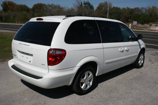 Dodge Grand Caravan 2005 photo 2