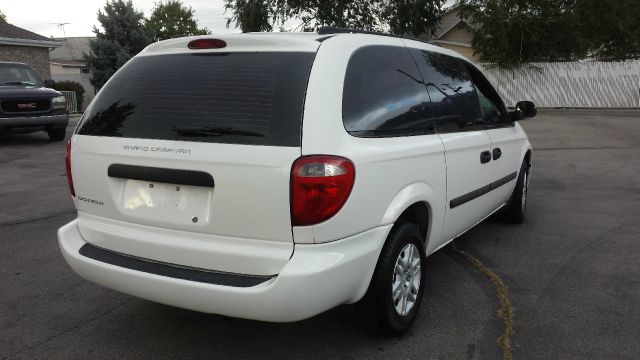 Dodge Grand Caravan 2005 photo 2