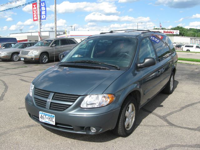 Dodge Grand Caravan 2005 photo 2