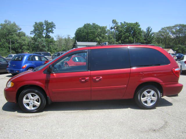 Dodge Grand Caravan 2005 photo 2