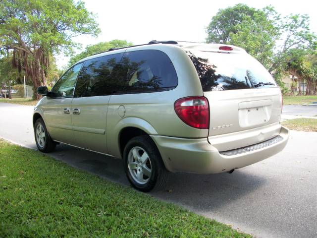 Dodge Grand Caravan 2005 photo 1