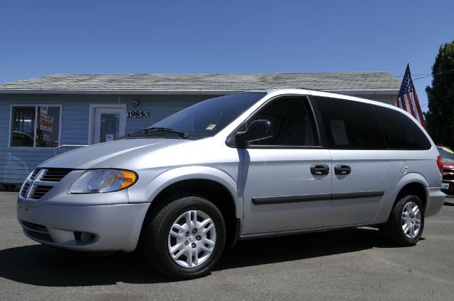 Dodge Grand Caravan 2005 photo 2