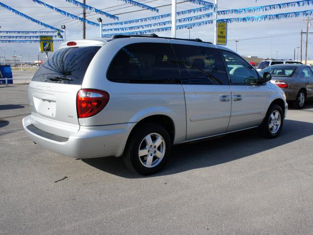 Dodge Grand Caravan 2005 photo 3