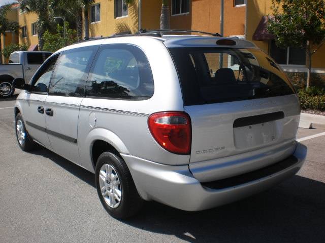 Dodge Grand Caravan 2005 photo 2