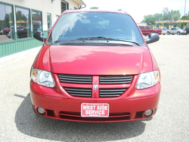 Dodge Grand Caravan 2005 photo 2